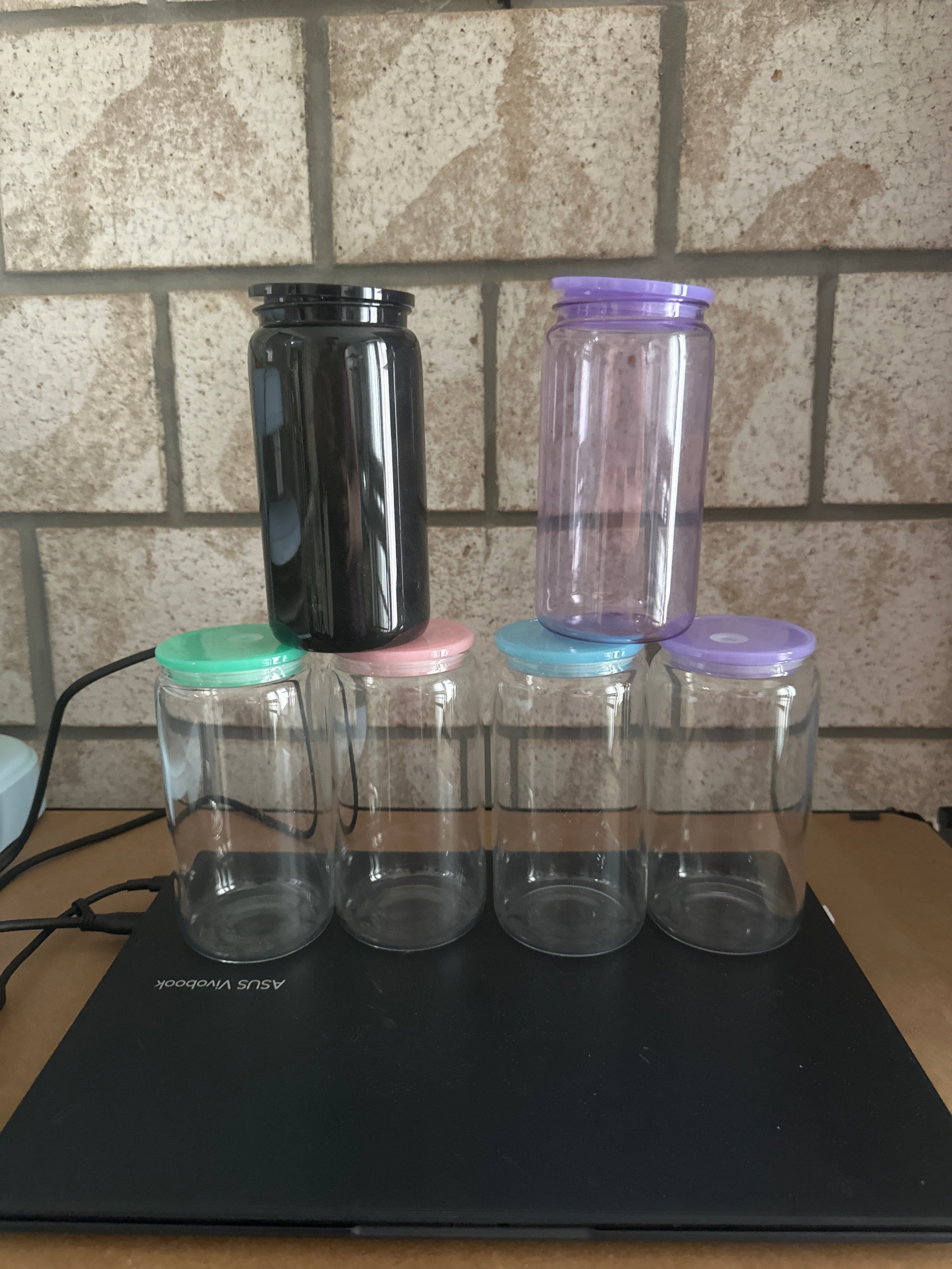 GLASS AND ACRYLIC CANS